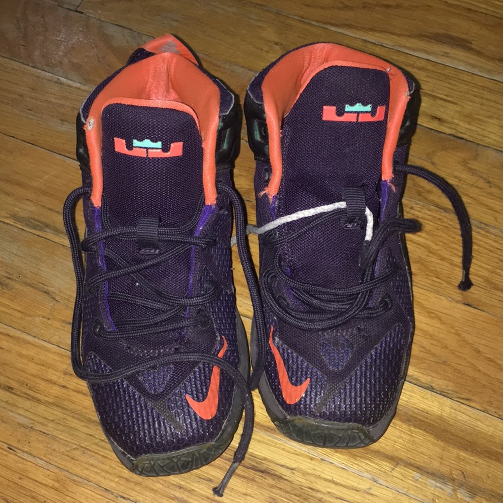 Nike sneakers size1YR